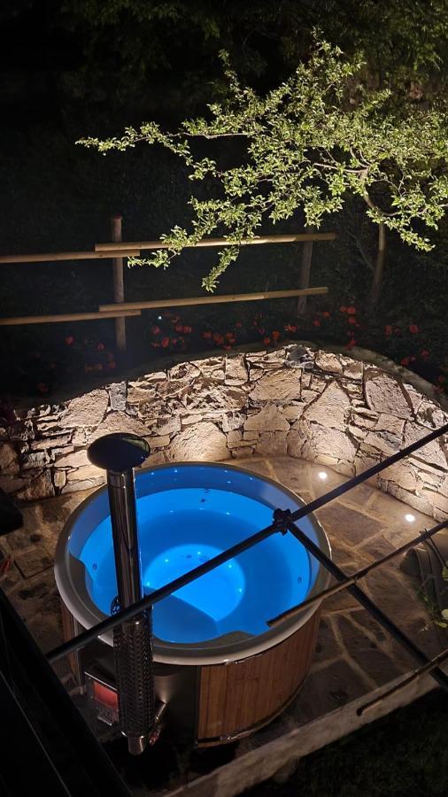 La Casetta Nel Bosco - Hot Tube And Sauna Lierna Εξωτερικό φωτογραφία