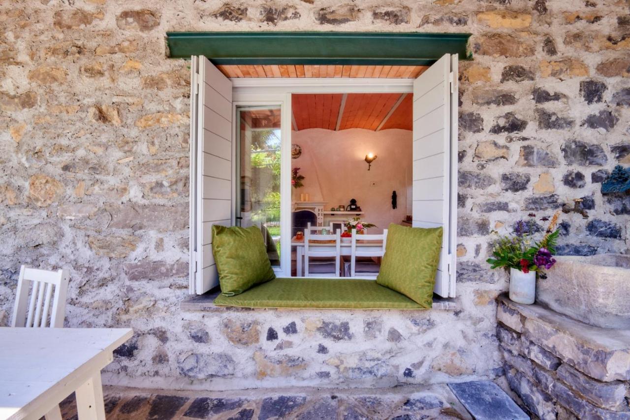 La Casetta Nel Bosco - Hot Tube And Sauna Lierna Εξωτερικό φωτογραφία